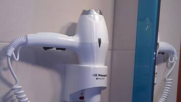 Dusch, hÄrtork och handdukar