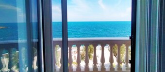 Deluxe Double Room with Balcony and Sea View