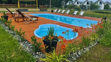 Seasonal outdoor pool