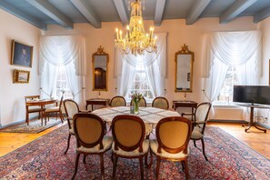 Dining - Vacation apartment "Ukena" - Stately living in the Harlem house (Krummhörn)