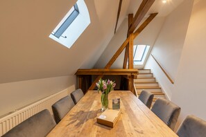 Dining - Vacation apartment "Attena" - Living above the rooftops of Greetsiel (Krummhörn)