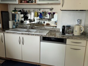 Private kitchen - Vrbo Property (Saint-Jean-de-Luz)