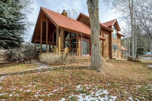 Exterior - The perfect hideaway among the pines in San Juan River Village. (Pagosa Springs)