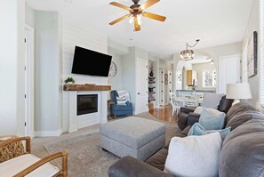 Condo, Multiple Beds, Balcony, Mountain View (Stone Cliff Oasis) | Living area - Stone Cliff Oasis Scenic Views (Branson)