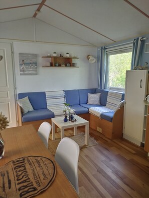 Living area - Seasonal rental fully equipped mobile home for 4/6 people (Saint-Hilaire-de-Riez)