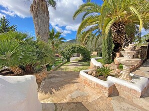 Property grounds - Dreamlike authentic fincawith views to Sa Talaia and nature in San José Ibiza (Eivissa)