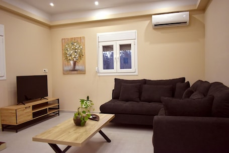Living area. VILLA DELTUS - Cozy holiday home near Gortyna