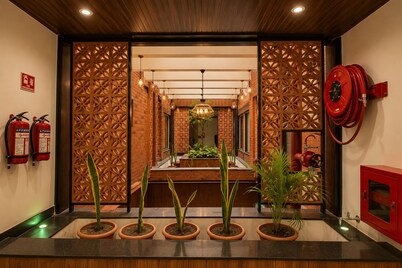 Hotel Maniratna Premium