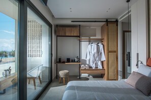 Premium bedding, memory foam beds, free minibar items, in-room safe - Enorme Teatro Beach - Adults Only (Malevizi)