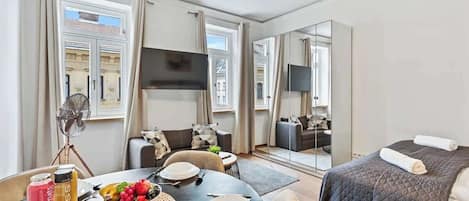 1 chambre, fer et planche Ă repasser, Wi-Fi, draps fournis