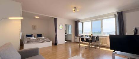 熨斗/熨衫板、Wi-Fi、床單