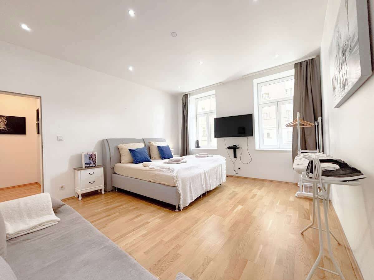 3 chambres, fer et planche à repasser, Wi-Fi, draps fournis