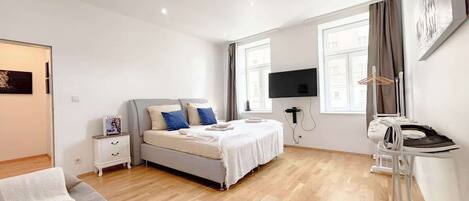 3 bedrooms, iron/ironing board, WiFi, bed sheets