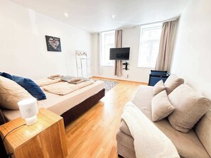 3 bedrooms, iron/ironing board, WiFi, bed sheets - LIV:ON 3 Bedrooms, TV, Fully Equipped Kitchen (Vienna)