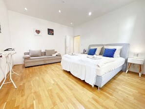 3 bedrooms, iron/ironing board, WiFi, bed sheets - LIV:ON 3 Bedrooms, TV, Fully Equipped Kitchen (Vienna)