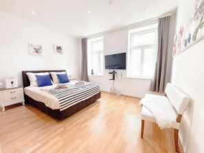 3 bedrooms, iron/ironing board, WiFi, bed sheets - LIV:ON 3 Bedrooms, TV, Fully Equipped Kitchen (Vienna)