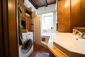 Douche, séchoir à cheveux