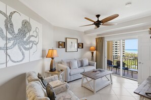 Living area - Inviting 2 Bedroom Condo in Westwinds at Sandestin Golf and Beach Resort (Miramar Beach)