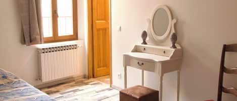 2 bedrooms, bed sheets