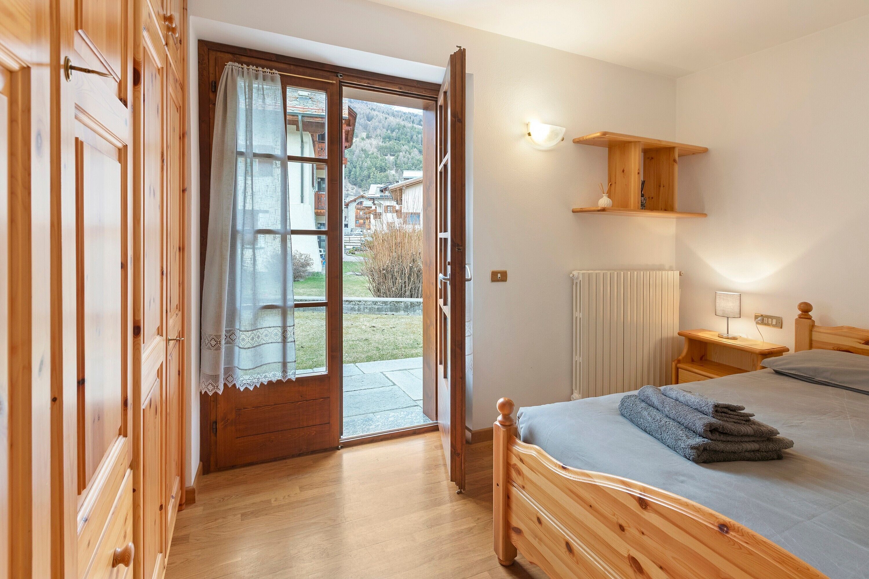 2 chambres, fer et planche à repasser, Wi-Fi, draps fournis