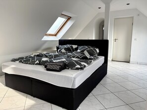 Unclassified image, 5 of 50, button - Modernes Apartment auf 2 Etagen, 2 Schlafzimmer (Bergkamen)