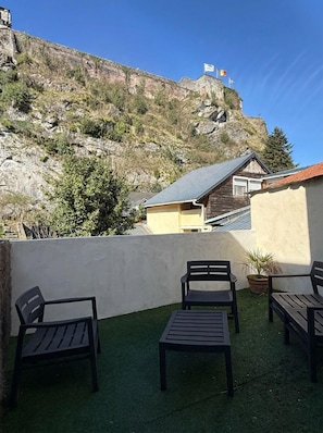 Comfort Double Room, Private Bathroom, Garden View | Terrace/patio - La Rose du Château (Lourdes)