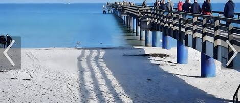Una spiaggia nelle vicinanze