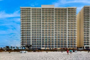 Exterior - Gulfside Getaway 915–Beachfront–Sleeps 5 (Panama City Beach)