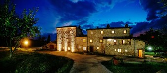 Il Focolare – Spacious Apartment in Farmhouse with Private Terrace and Pool