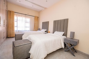 Unclassified image, 5 of 7, button