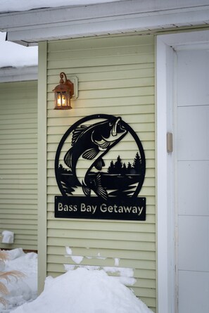 Exterior detail - Bass Bay Getaway | Lakefront Family Cottage (Elk Rapids)