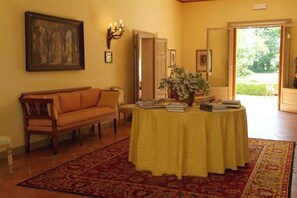 Unclassified image, 5 of 6, button - Vrbo Property (Sermide)