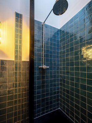 Hair dryer, towels - Barn 1746 - Unique luxury apartment for 8 people (Tating)