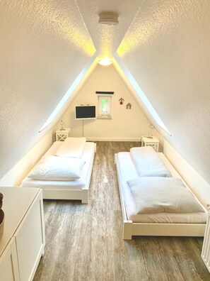 2 bedrooms, iron/ironing board, travel cot, free WiFi - Apartment near the beach of St.Peter Ording for 4 (Sankt Peter-Ording)