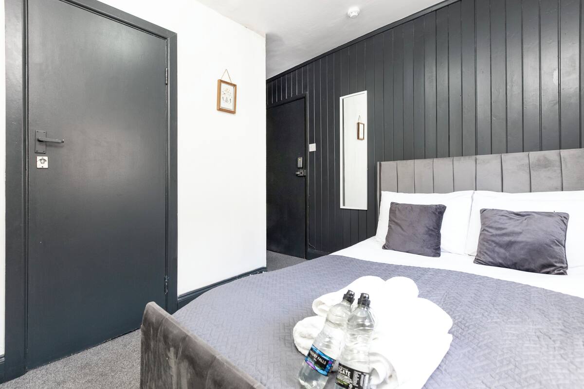 Standard Double Room | Free WiFi