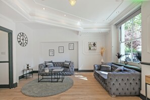 Reception - Magic Stay Rooms (London)