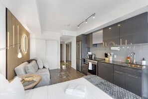 Iron/ironing board, free WiFi, bed sheets