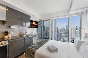 Unclassified image, 4 of 22, button