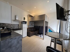 Uklassifisert bilde, 3 av 8, knapp