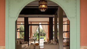 A spacious living area with a sofa set, a coffee table, and a decorative lamp. - Villa Chocolat - Private pool - Perfect for relaxed  - (7 rms/14 Gst) (Marrakech)