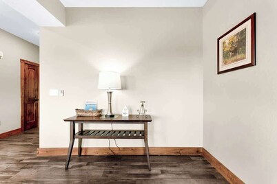 브랜슨 코브에 빠지다 - 수영장, 온수 욕조, 벽난로