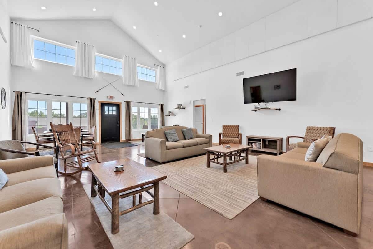 Talo | 8 makuuhuonetta