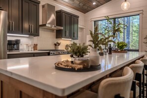 Suite | 3 bedrooms - Cabin - Near Black Mountain (Broken Bow)