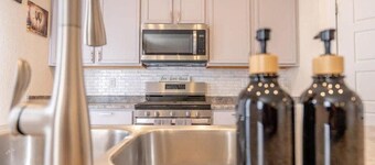 Elegant Spacious 4BR Home Peyton