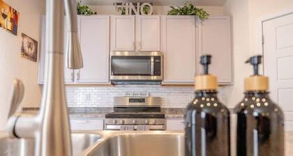 Elegant Spacious 4BR Home Peyton