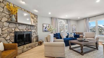 Smart TV, fireplace