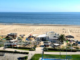 Playa privada en los alrededores, arena blanca