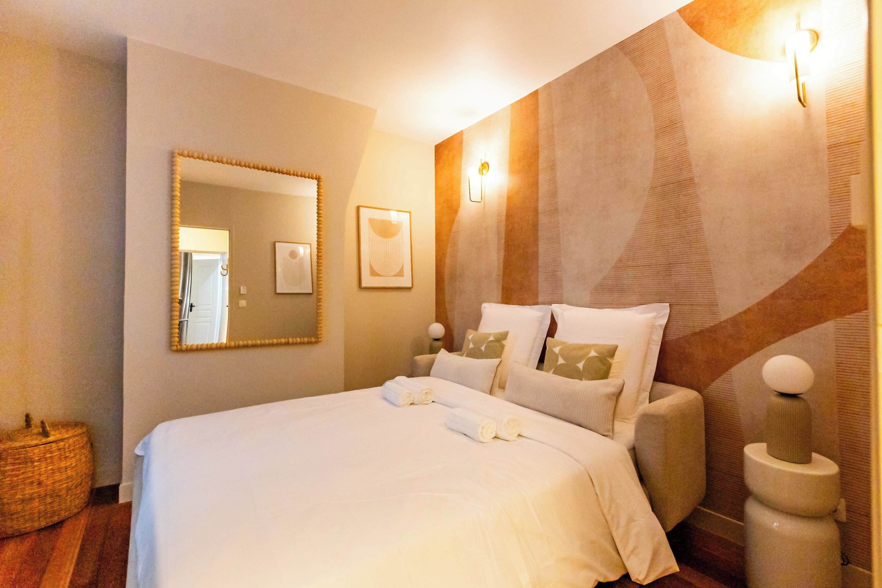 3 chambres, fer et planche à repasser, Wi-Fi, draps fournis