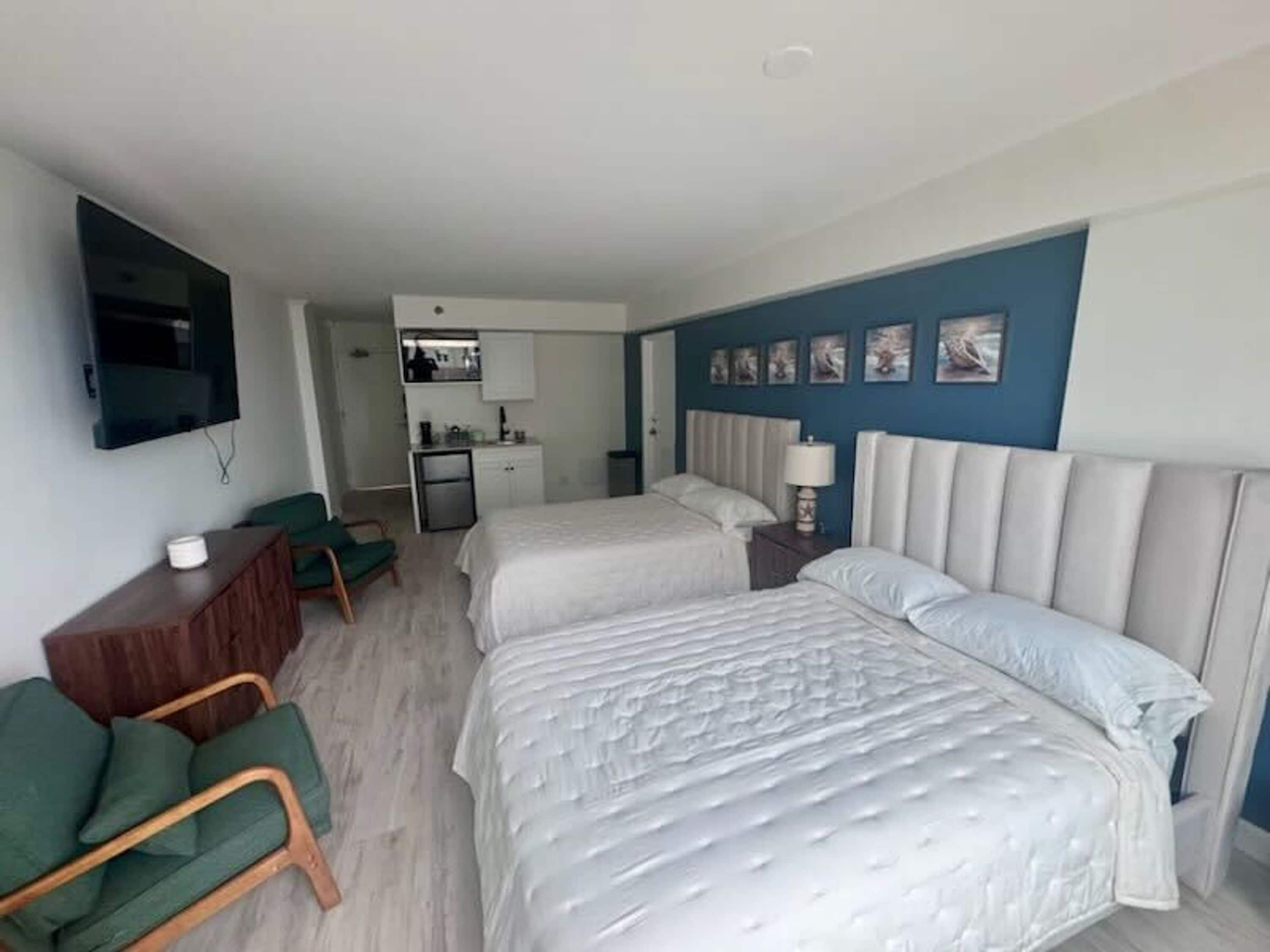 Studio | 1 bedroom, Internet