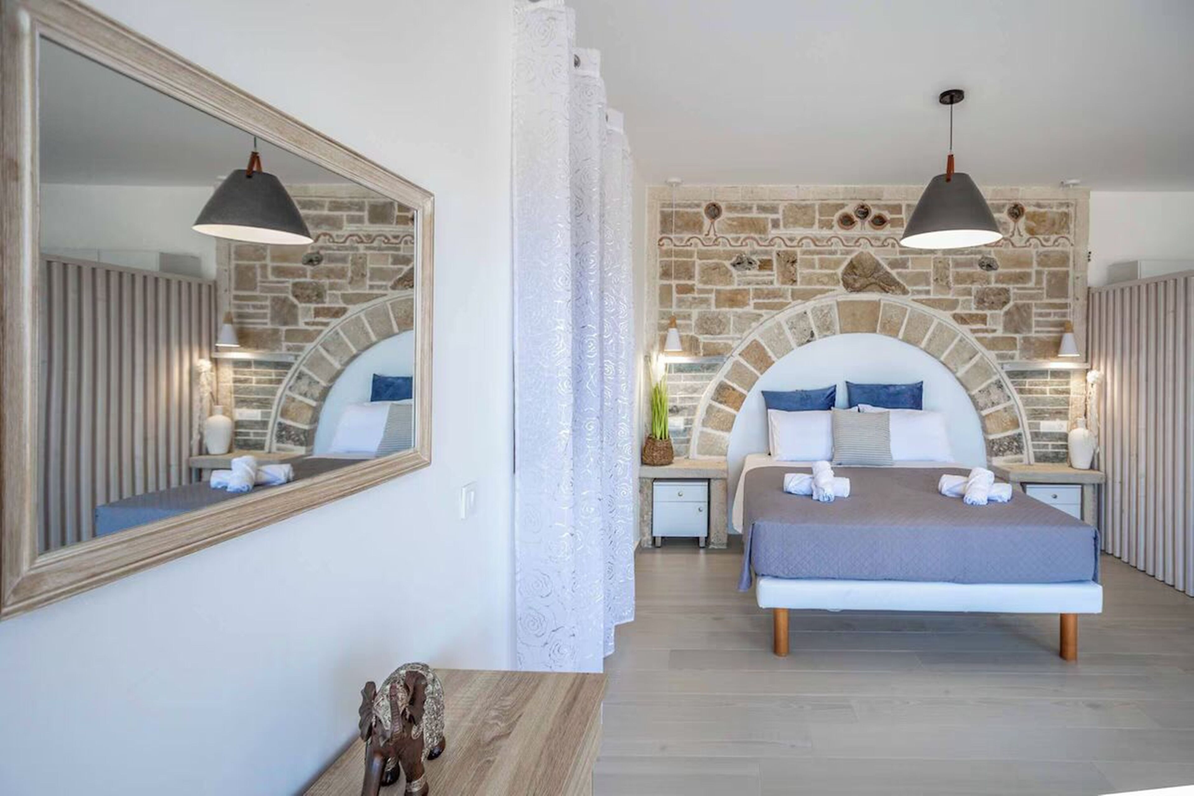 4 soverom, safe på rommet, strykejern/-brett og reiseseng for barn